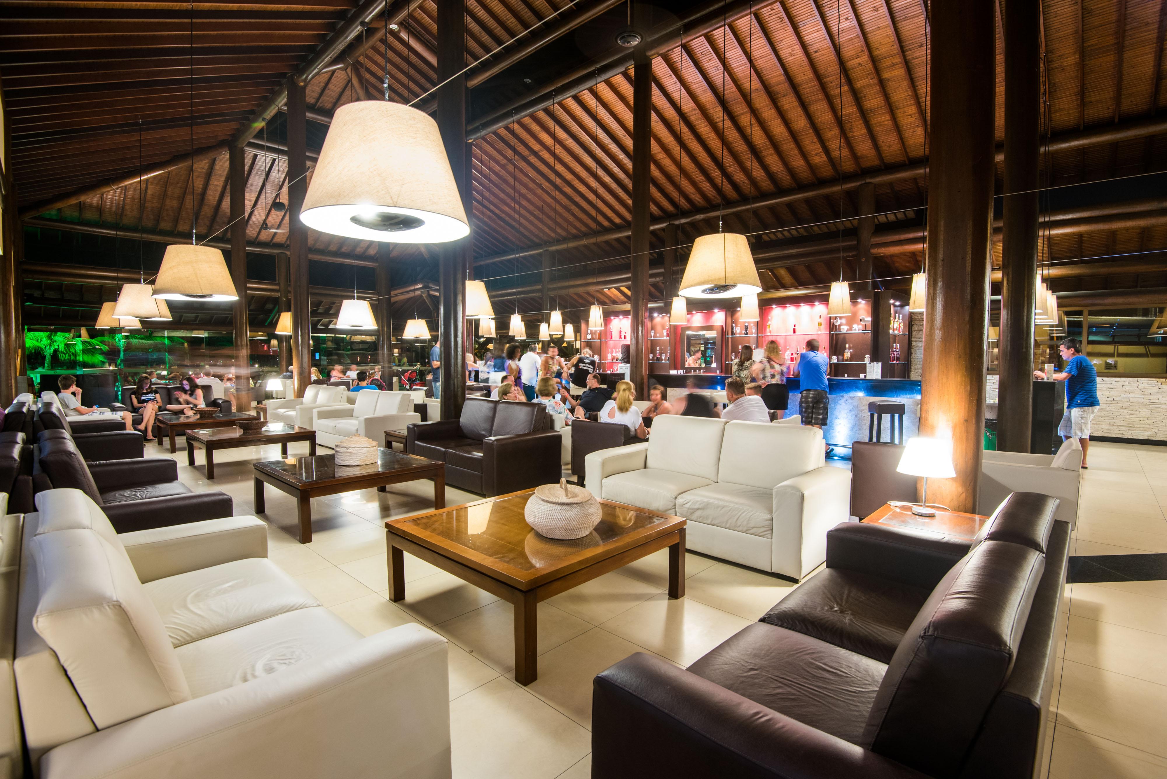Vila Gale Resort Mares Guarajuba Exterior photo The lobby of the resort