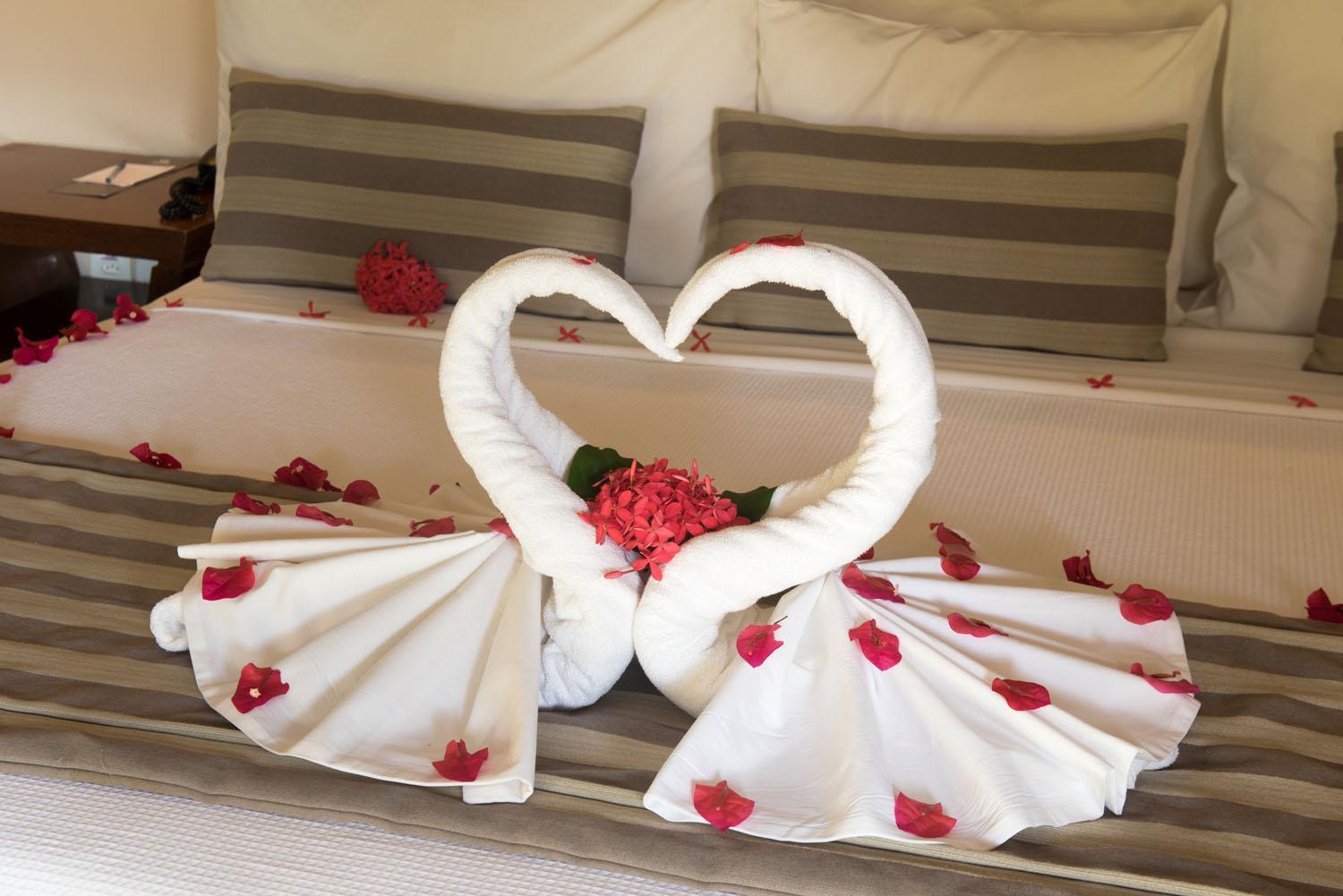 Vila Gale Resort Mares Guarajuba Exterior photo Towel swans