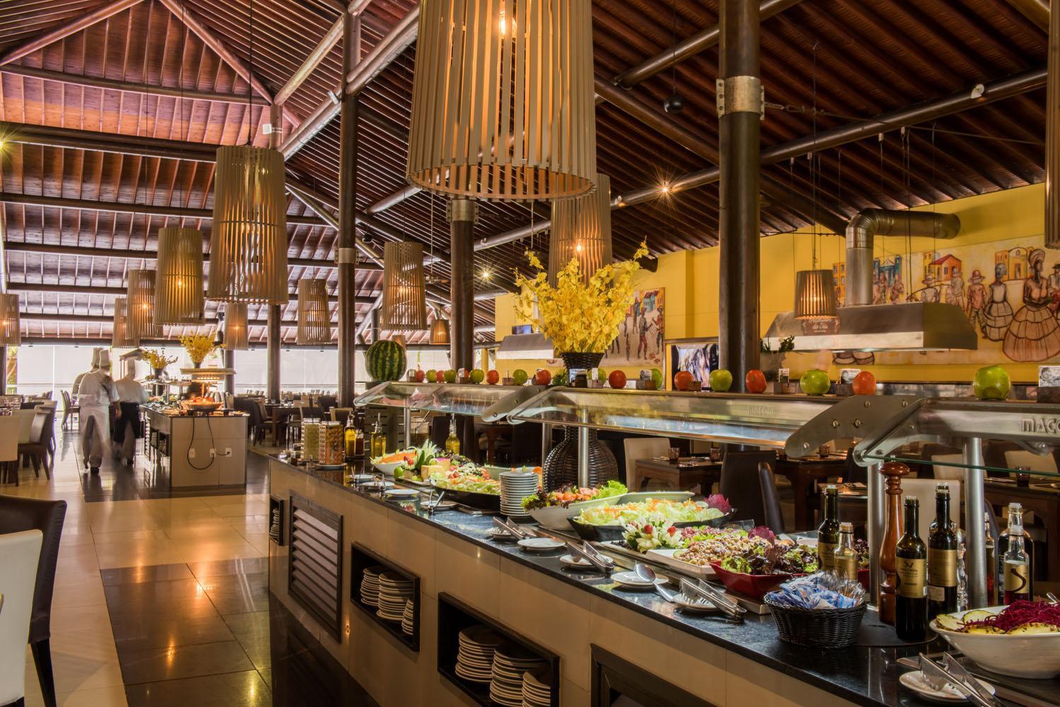 Vila Gale Resort Mares Guarajuba Exterior photo The buffet at the resort